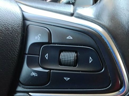 Used 2021 Buick Envision Preferred FWD image 17