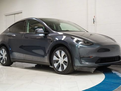 Used 2023 Tesla Model Y Long Range AWD/4WD image 5
