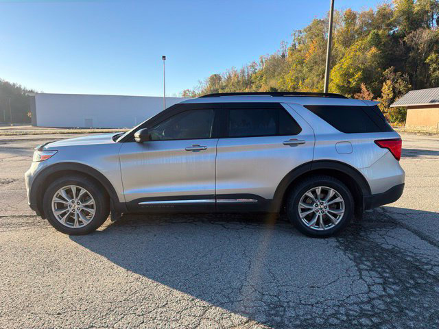 Used 2020 Ford Explorer XLT w/ Equipment Group 202A AWD/4WD image 2