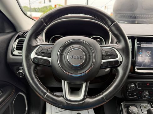 Used 2018 Jeep Compass Limited w/ Navigation Group image 21