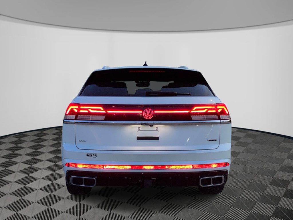Used 2024 Volkswagen Atlas Cross Sport SEL R-Line AWD/4WD image 6