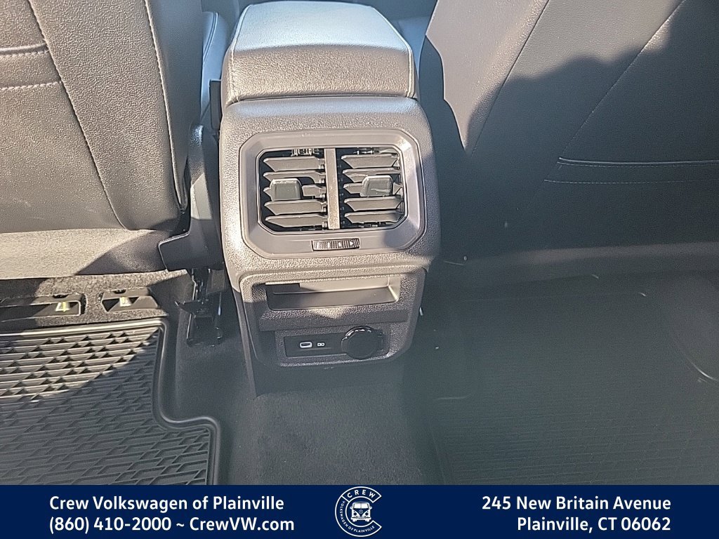Certified 2024 Volkswagen Tiguan SE R-Line AWD/4WD image 48