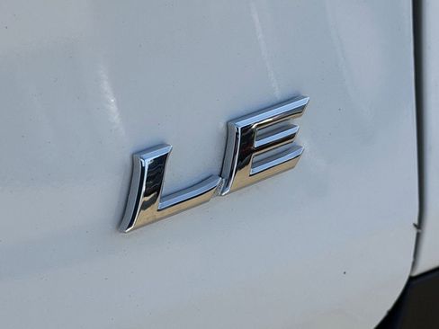 Used 2025 Toyota Sienna LE image 11