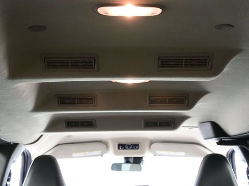 Used 2025 Chevrolet Express 3500 LT w/ LT Preferred Equipment Group RWD image 18