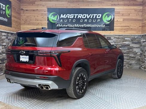 Used 2024 Chevrolet Traverse Z71 AWD/4WD image 11