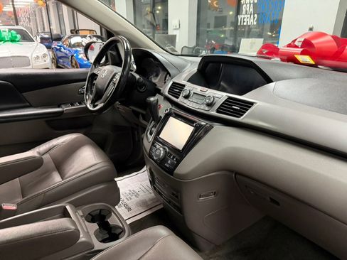 Used 2016 Honda Odyssey Touring Elite image 41