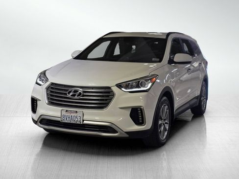 Used 2017 Hyundai Santa Fe SE image 3
