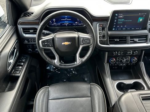 Used 2023 Chevrolet Suburban Premier image 13