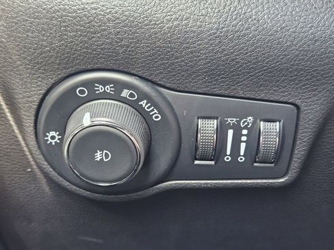 Used 2025 Jeep Compass Limited AWD/4WD image 27