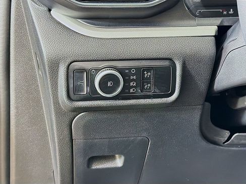 Used 2023 Ford Explorer XLT w/ Equipment Group 202A AWD/4WD image 30