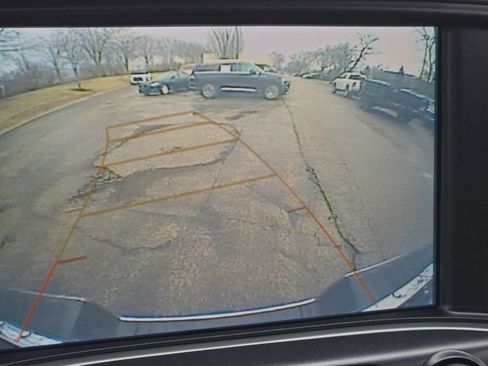 Used 2018 GMC Sierra 1500 SLE w/ SLE Value Package image 4