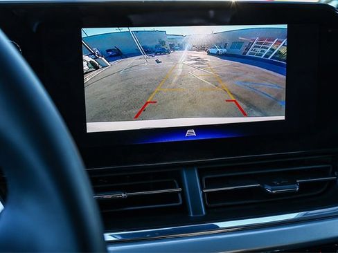 Used 2025 Chevrolet Trax LT w/ LT Convenience Package image 27