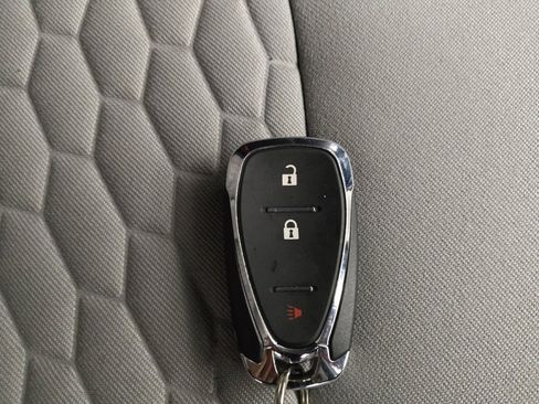 Used 2020 Chevrolet Equinox LS w/ LS Convenience Package image 32