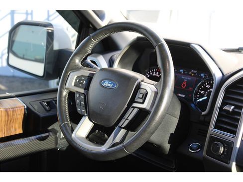 Used 2020 Ford F150 Lariat image 17