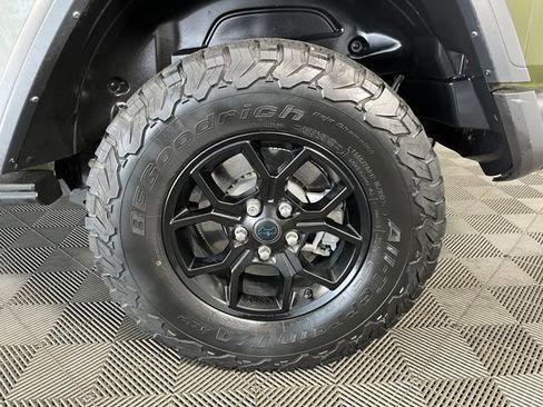 Used 2024 Jeep Wrangler Unlimited AWD/4WD image 11