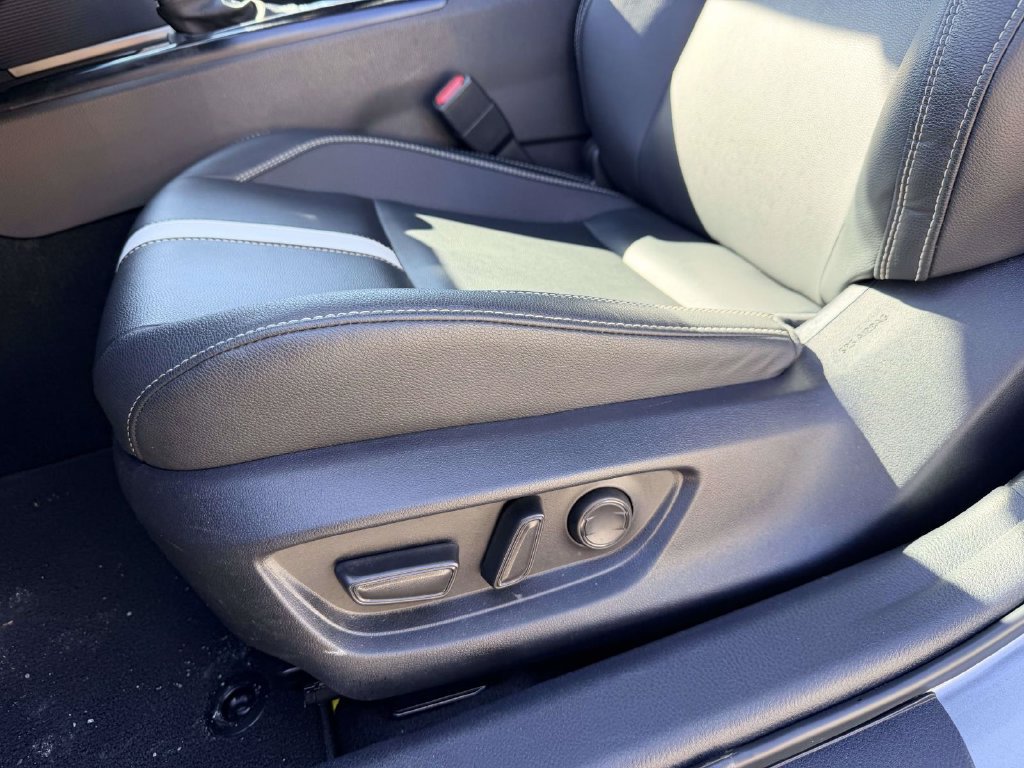Certified 2025 Toyota Camry SE FWD image 18