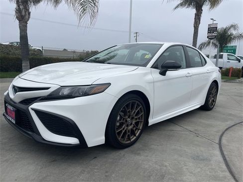 Used 2023 Toyota Camry SE image 1