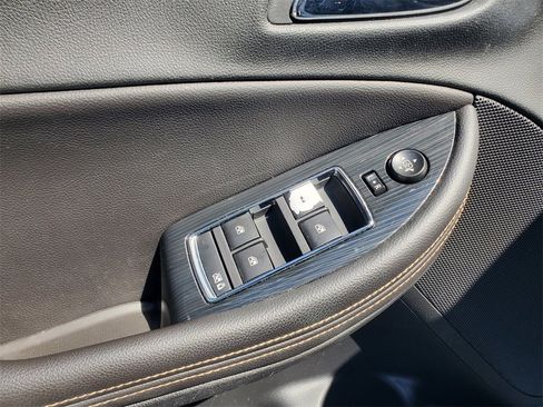 Used 2017 Chevrolet Impala LT image 19