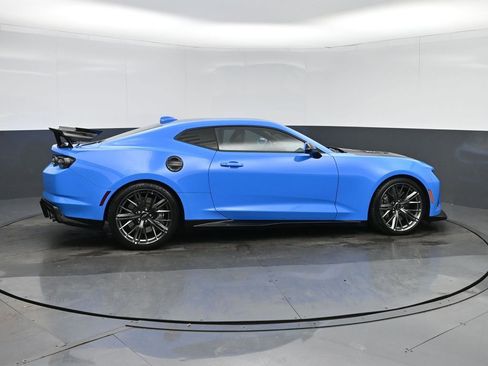 Used 2022 Chevrolet Camaro ZL1 image 8
