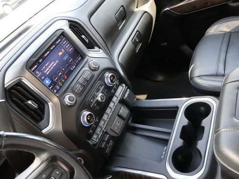 Used 2022 GMC Sierra 3500 Denali AWD/4WD image 22