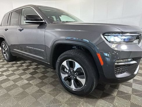 Used 2022 Jeep Grand Cherokee Limited 4xe AWD/4WD image 2