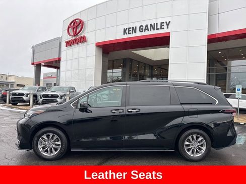 Used 2024 Toyota Sienna XLE image 3