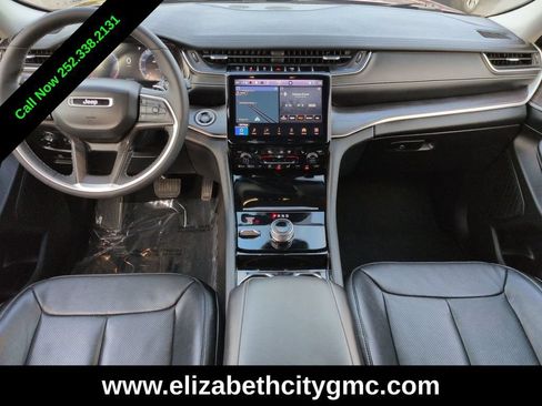 Used 2023 Jeep Grand Cherokee Limited w/ Luxury Tech Group II AWD/4WD image 16