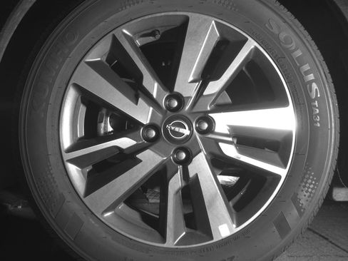 Used 2025 Nissan Versa SV FWD image 12