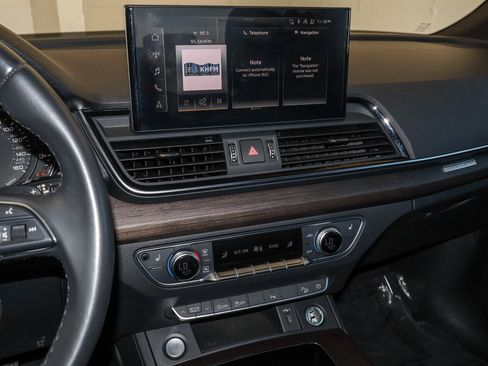 Used 2021 Audi Q5 2.0T Premium AWD/4WD image 29