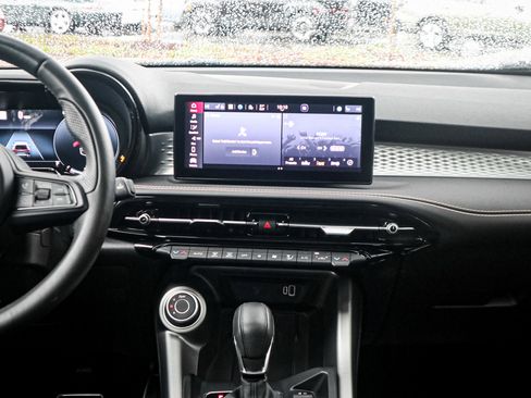 Used 2025 Alfa Romeo Tonale image 30