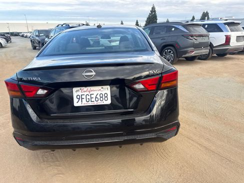 Used 2023 Nissan Altima 2.5 SV FWD image 6