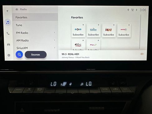 Used 2026 Toyota Camry XSE FWD image 27