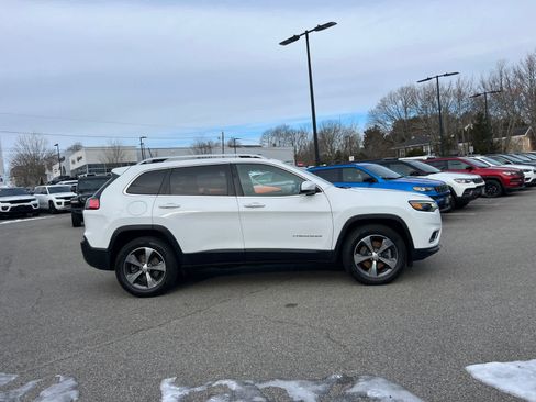 Used 2019 Jeep Cherokee Limited image 7