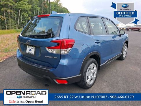 Used 2023 Subaru Forester AWD/4WD image 3