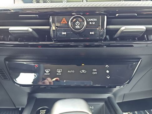 New 2026 Nissan Kicks SR image 26