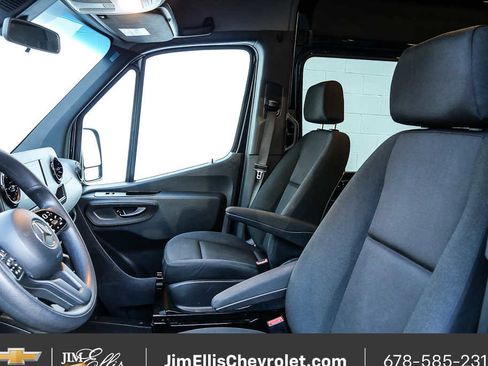 Used 2024 Mercedes-Benz Sprinter 2500 image 5
