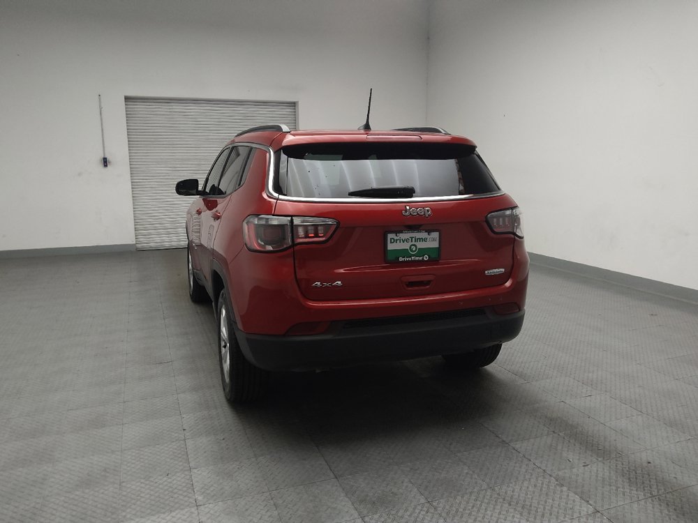Used 2025 Jeep Compass Latitude w/ Sun & Sound Group AWD/4WD image 6