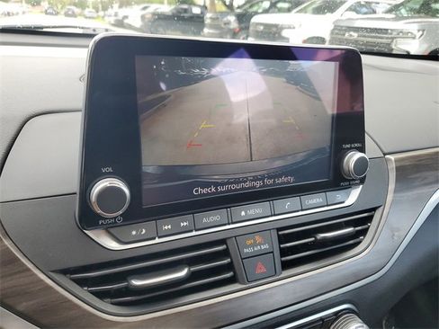 Used 2024 Nissan Altima 2.5 SV image 25