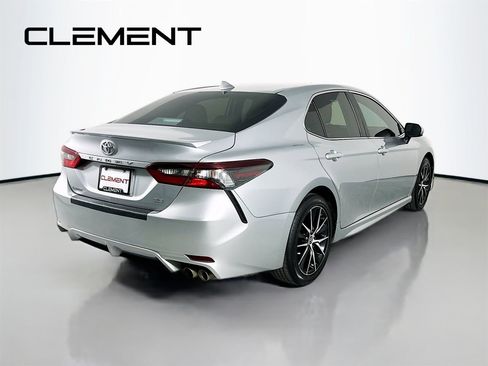 Used 2021 Toyota Camry SE image 7