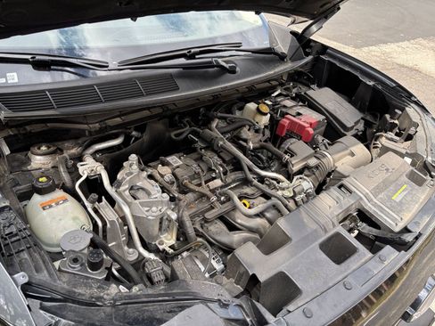 Used 2025 Nissan Kicks SV image 27