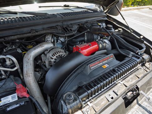 Used 2005 Ford Excursion Limited AWD/4WD image 33