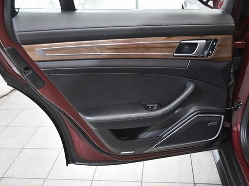 Used 2023 Porsche Panamera Platinum Edition image 13