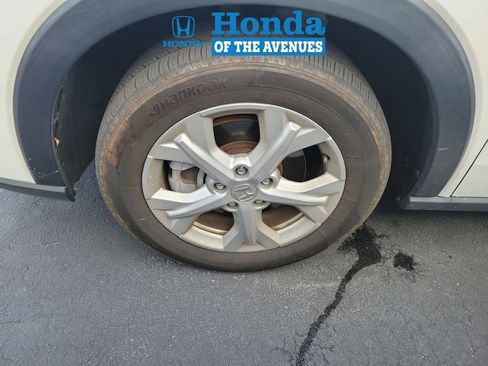 Certified 2024 Honda HR-V LX image 4