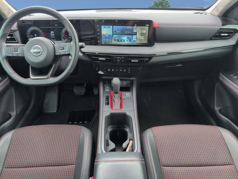 Used 2025 Nissan Kicks SR FWD image 26