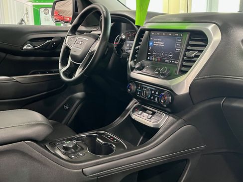 Certified 2023 GMC Acadia SLT w/ Trailering Package image 10