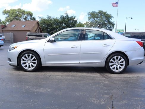 Used 2015 Chevrolet Malibu LT FWD image 2