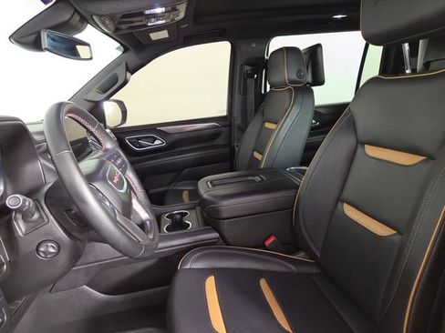 Used 2024 GMC Yukon XL AT4 w/ Technology Package AWD/4WD image 16