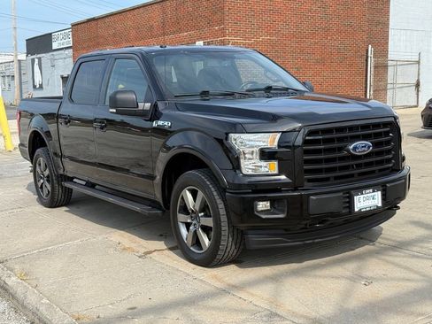 Used 2017 Ford F150 XLT w/ Equipment Group 302A Luxury AWD/4WD image 4
