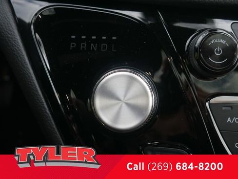 New 2026 Chrysler Pacifica Pinnacle w/ Trailer Tow Group AWD/4WD image 32