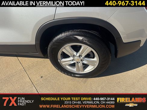 Certified 2022 Chevrolet Trax LT w/ LT Convenience Package image 43